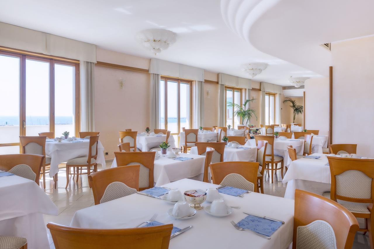 Astura Palace Hotel Νετούνο Εξωτερικό φωτογραφία