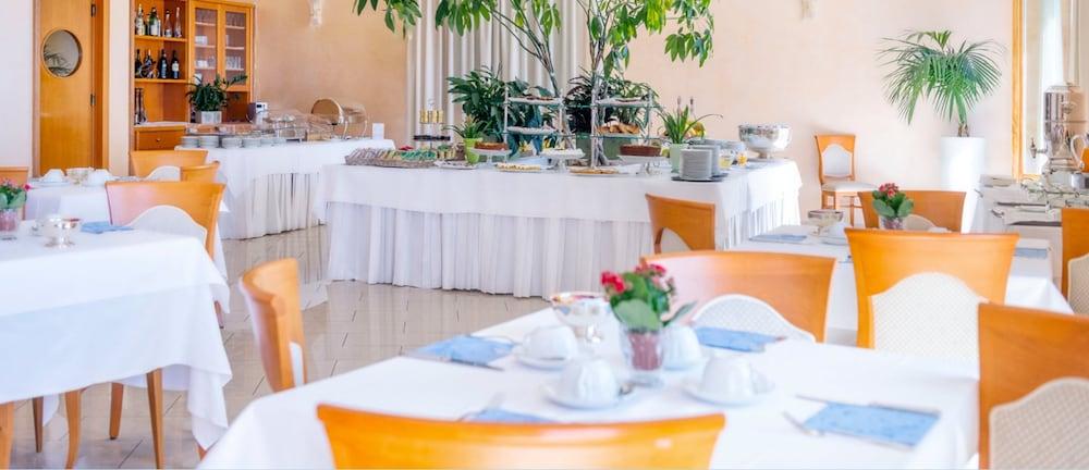 Astura Palace Hotel Νετούνο Εξωτερικό φωτογραφία