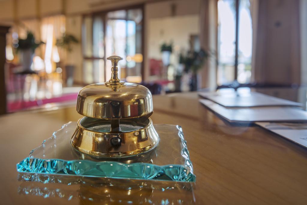 Astura Palace Hotel Νετούνο Εξωτερικό φωτογραφία