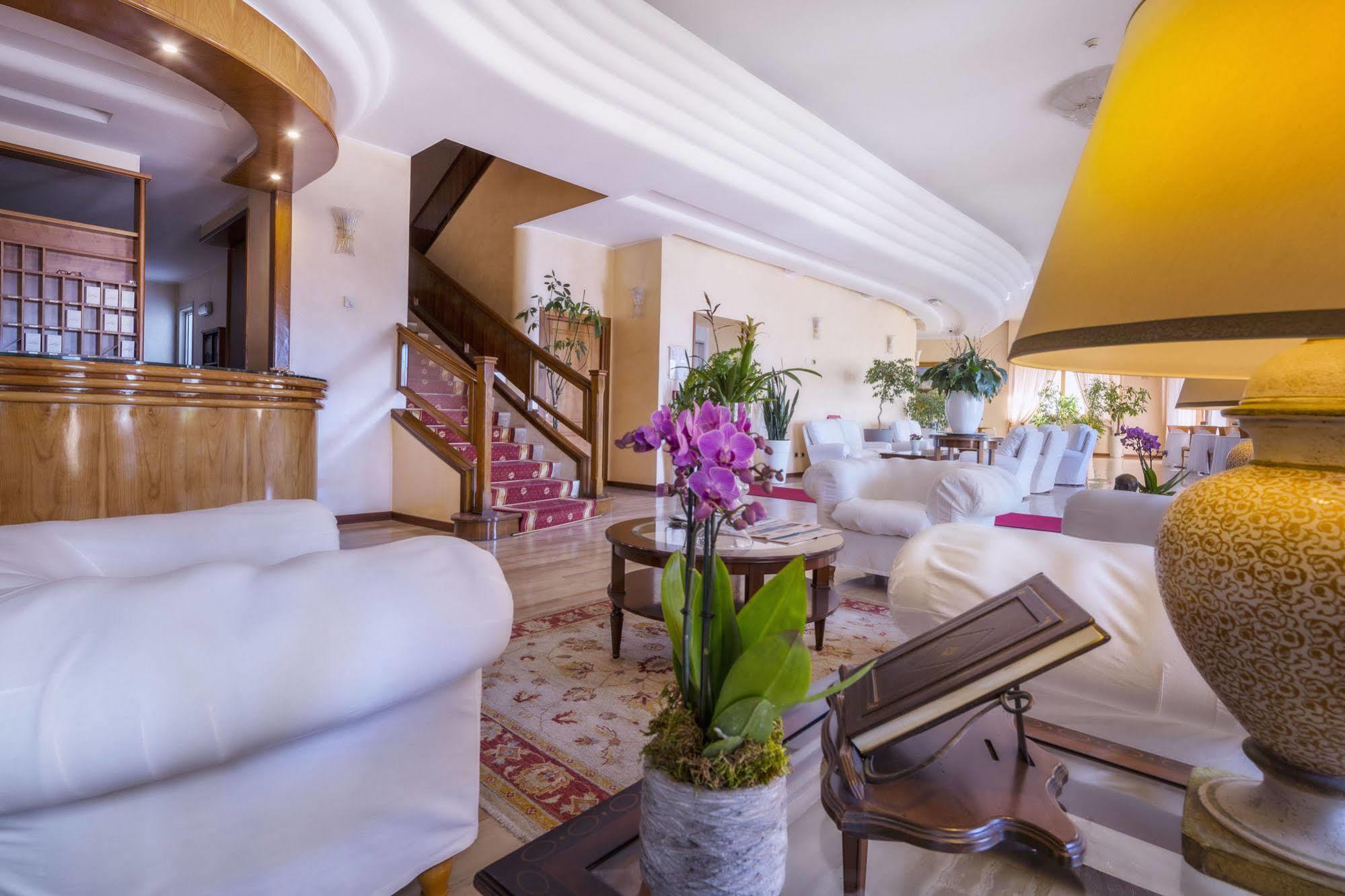 Astura Palace Hotel Νετούνο Εξωτερικό φωτογραφία