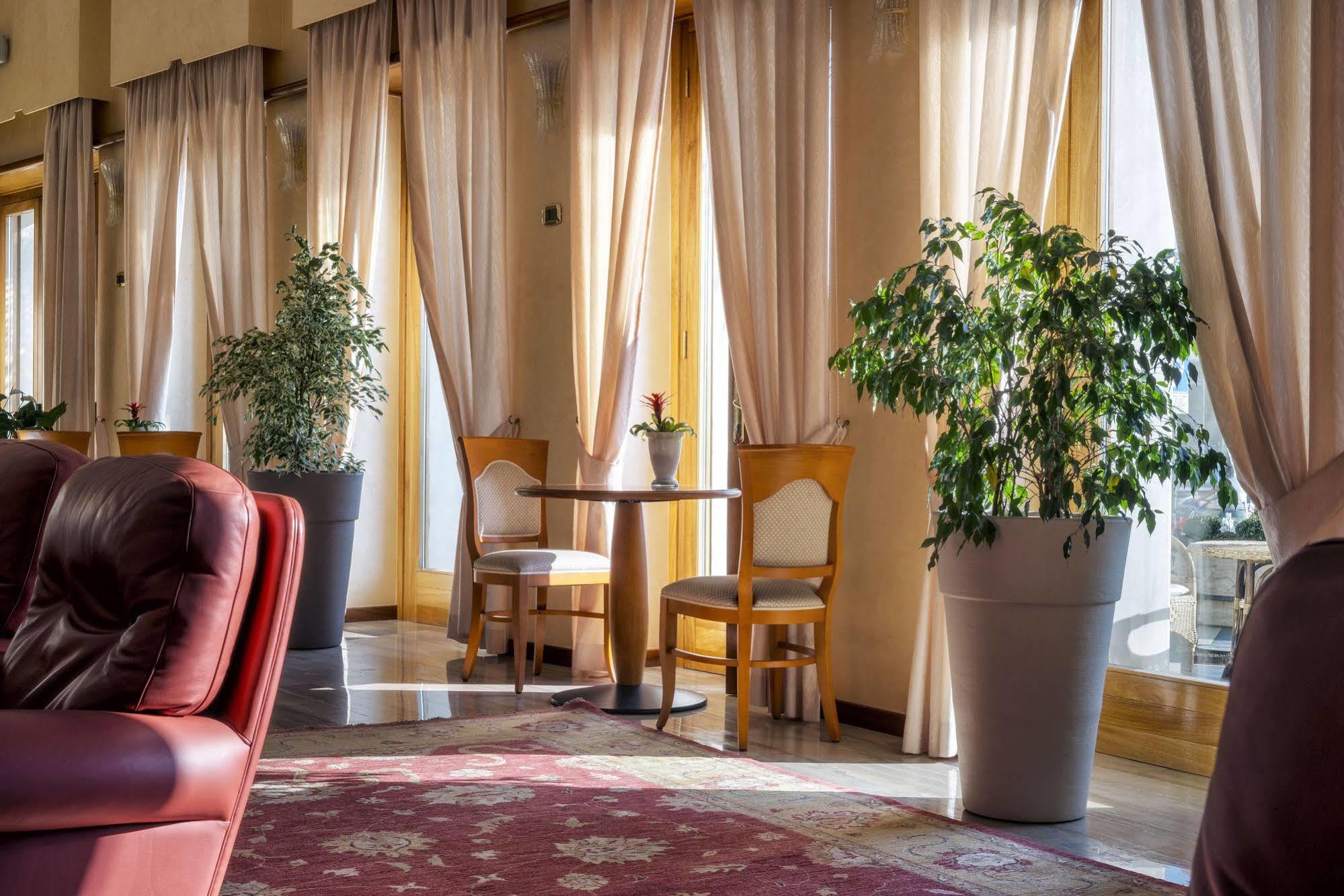Astura Palace Hotel Νετούνο Εξωτερικό φωτογραφία