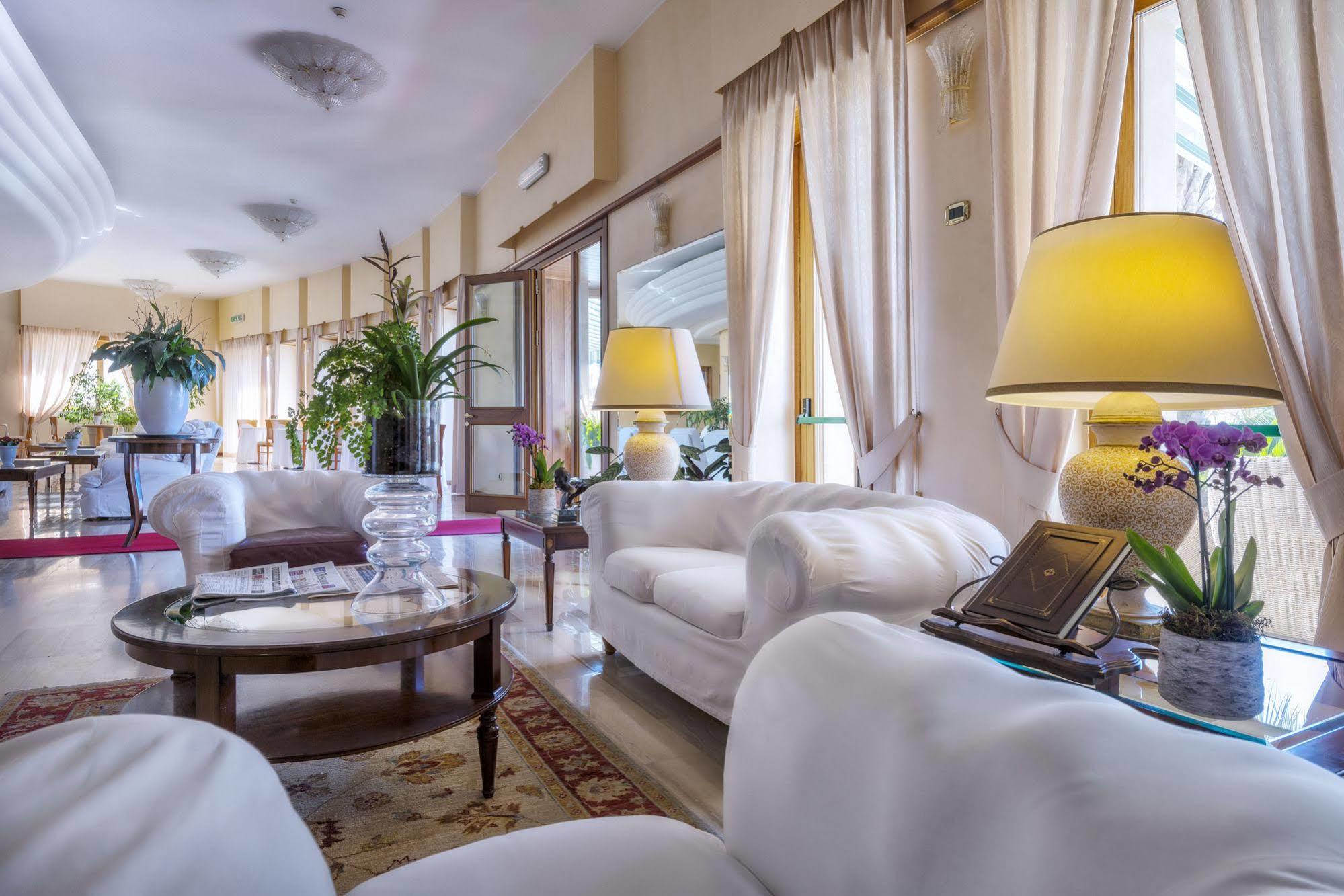 Astura Palace Hotel Νετούνο Εξωτερικό φωτογραφία